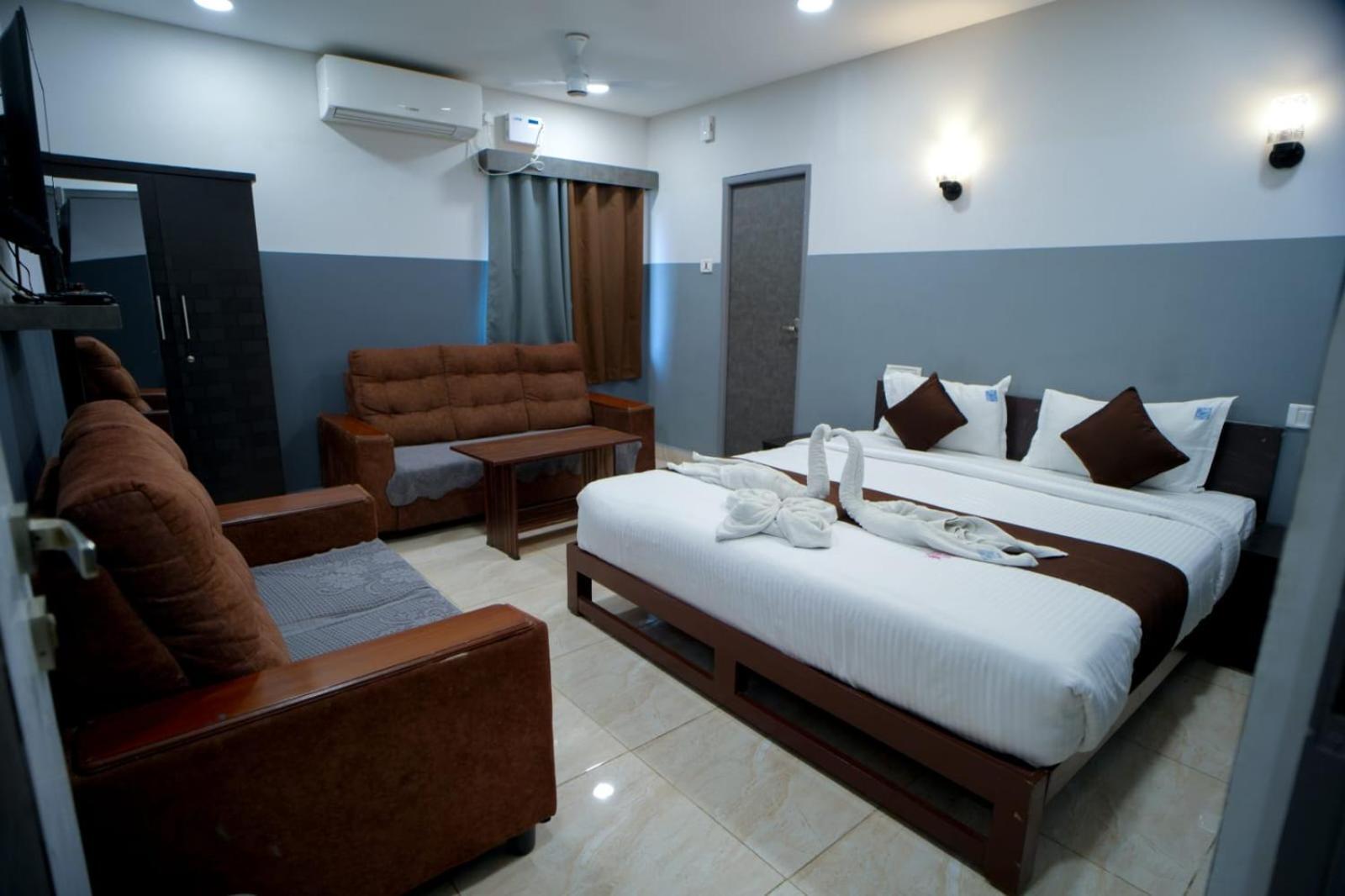 Hotel Raaj Grand Chennai Exterior photo